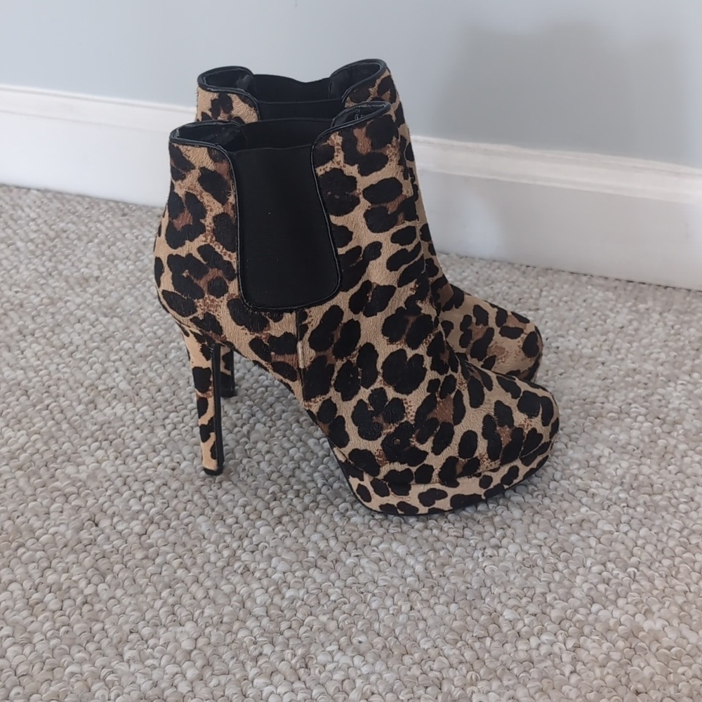 Gianni Bini ankle boots